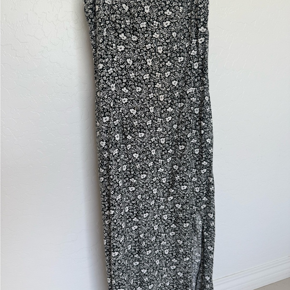Abercrombie & Fitch Black and White Floral Midi Dress - Picture 5 of 5